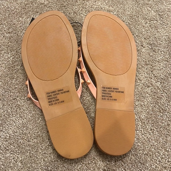 Torrid size 9 1/2 sandals - Picture 3 of 3